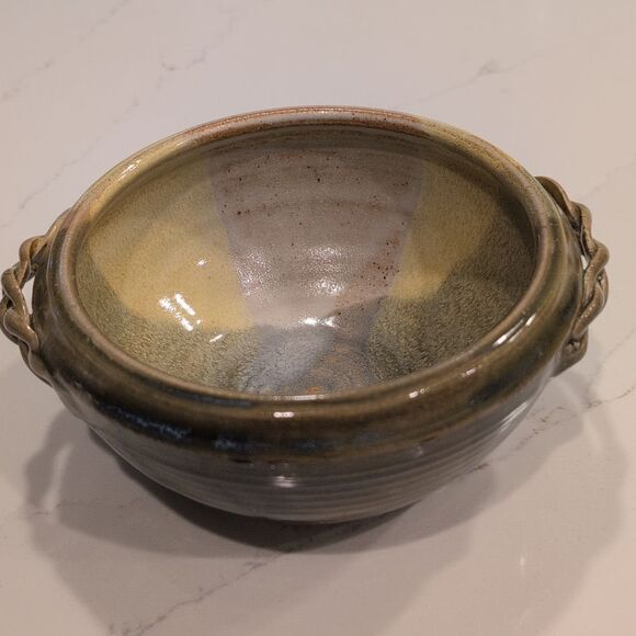 Handmade Ribbed Pottery Bowl with Braided Handles Artist Signed - Picture 9 of 9
